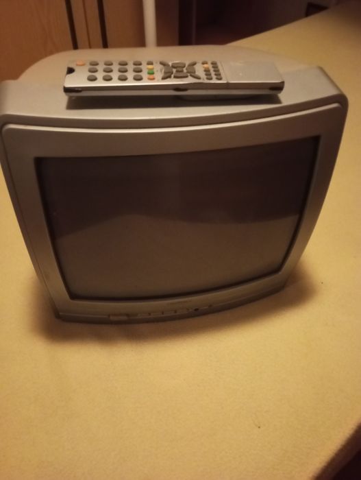 Televisão antiga usada