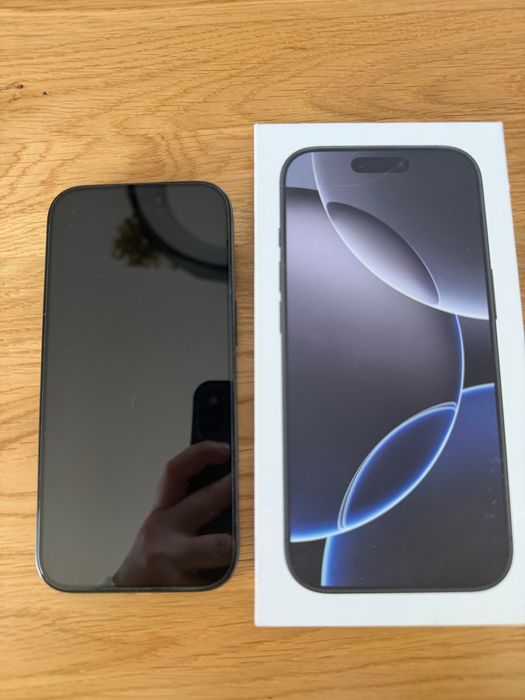 iPhone 16 pro 512GB black titanium