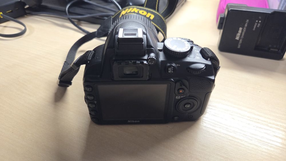 Nikon D3100 + об'кєтив 18-55мм