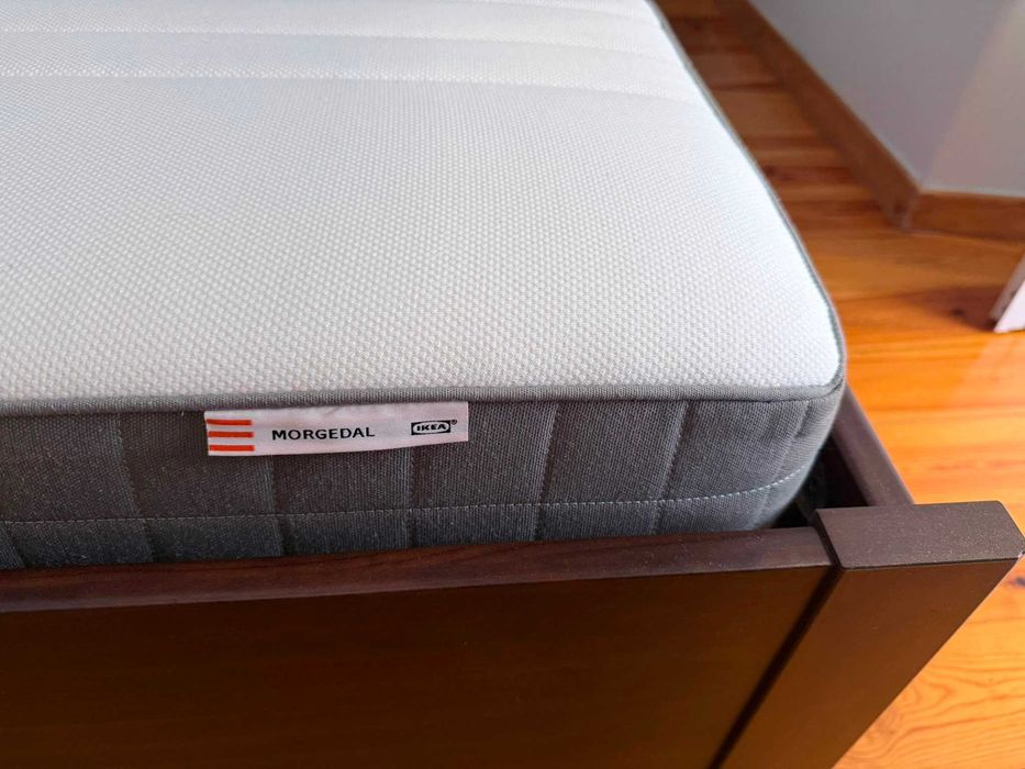 Cama para venda - estrado em madeira e colchão IKEA Morgedal