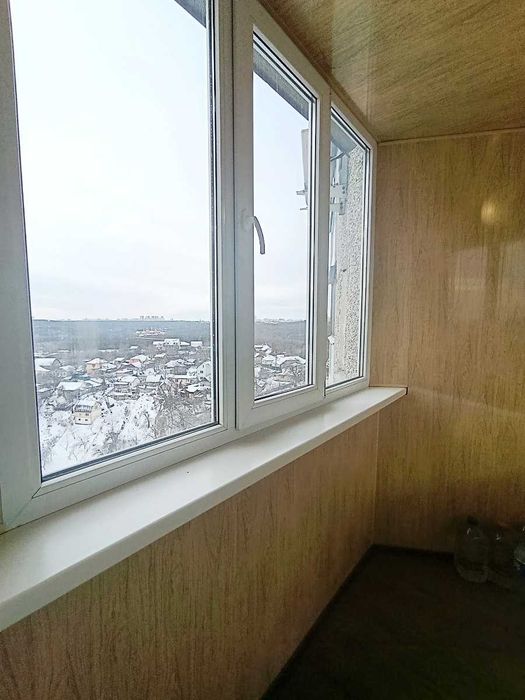 Науки просп. 54-Б, Затишна 2-х кімн. ст.м. Либідська - 10 хвилин їзди.