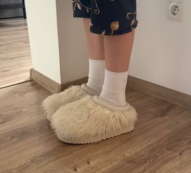 UGG W FLUFF momma sugar Tasman