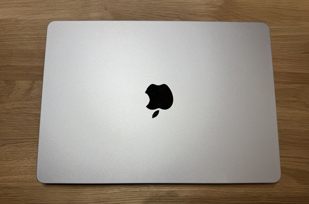 MacBook Air M2 8GB/256GB Starlight 100% bateria Jak nowy 2022