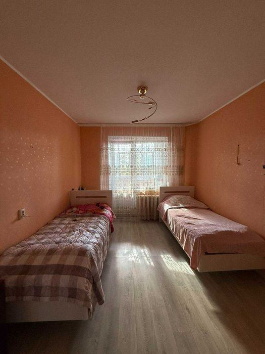 3-к з ремонтом 65 кв/м на середньому поверсі