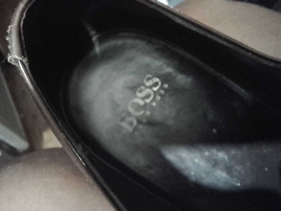 Sapatos hugo boss 43