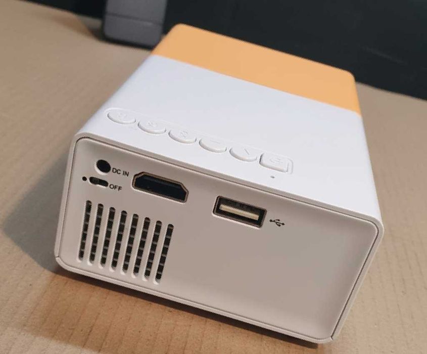 Проектор с динамиком/ домашний кинотеатр/ Мультимедійний  проектор