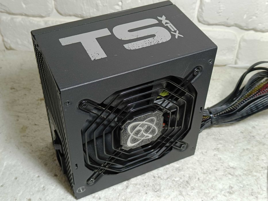 Блок живлення XFX 550W 80 PLUS BRONZE 8+8pin GPU 8+8pin CPU на ПЛОМБІ!