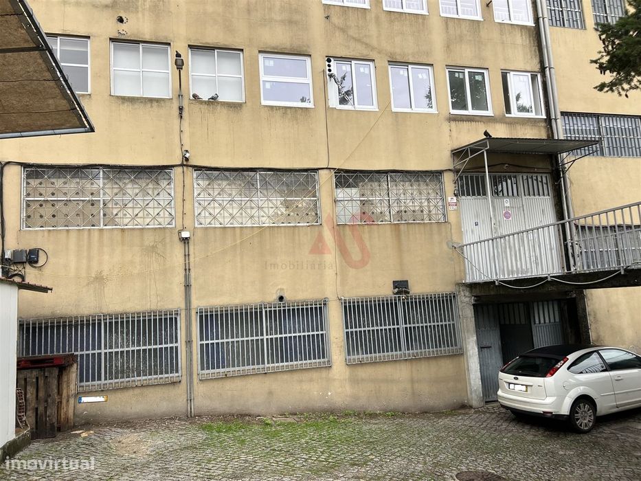 Armazém com 212 m2 em Vizela