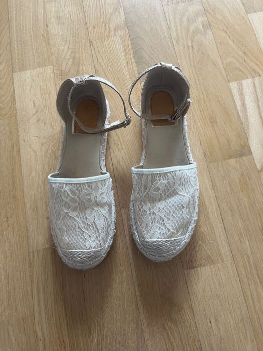 Przepiękne koronkowe espadryle boho / złote detale / r. 39