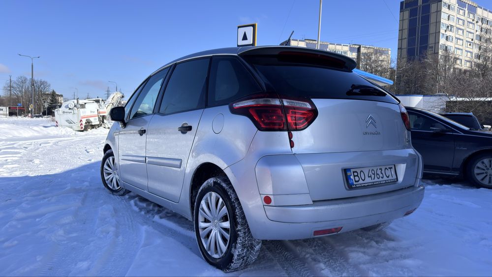 Сітроен с4 Пікасо  1.6 диз 11 рік