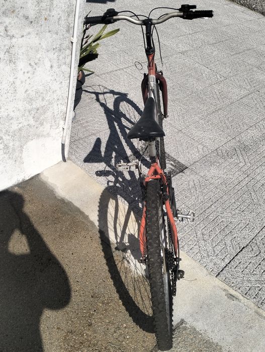 Bicicleta BTT Suspensão Total – Pronta a andar .
