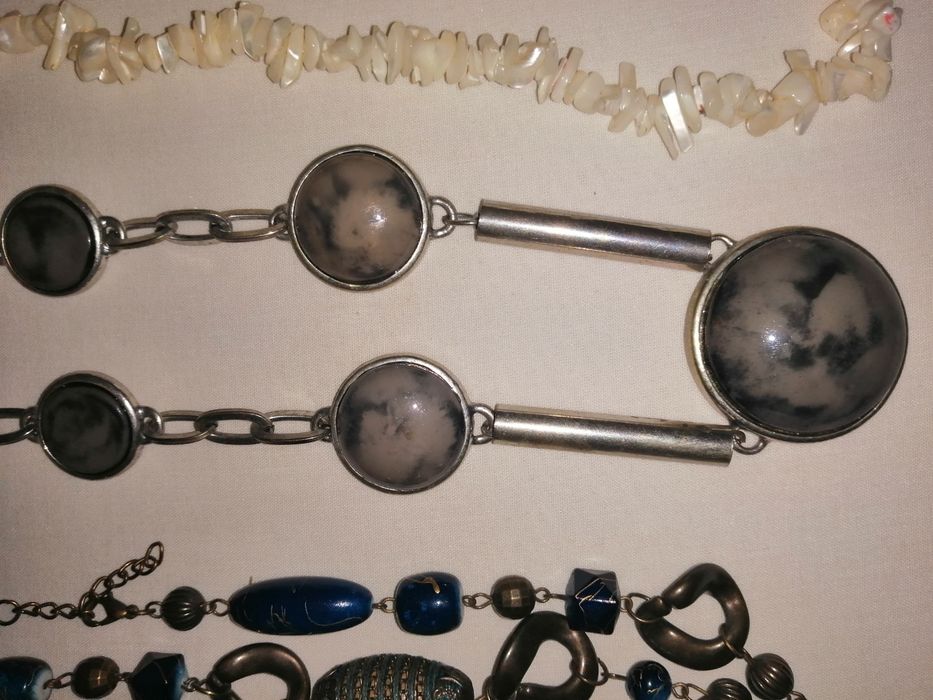 11 colares de vários estilos