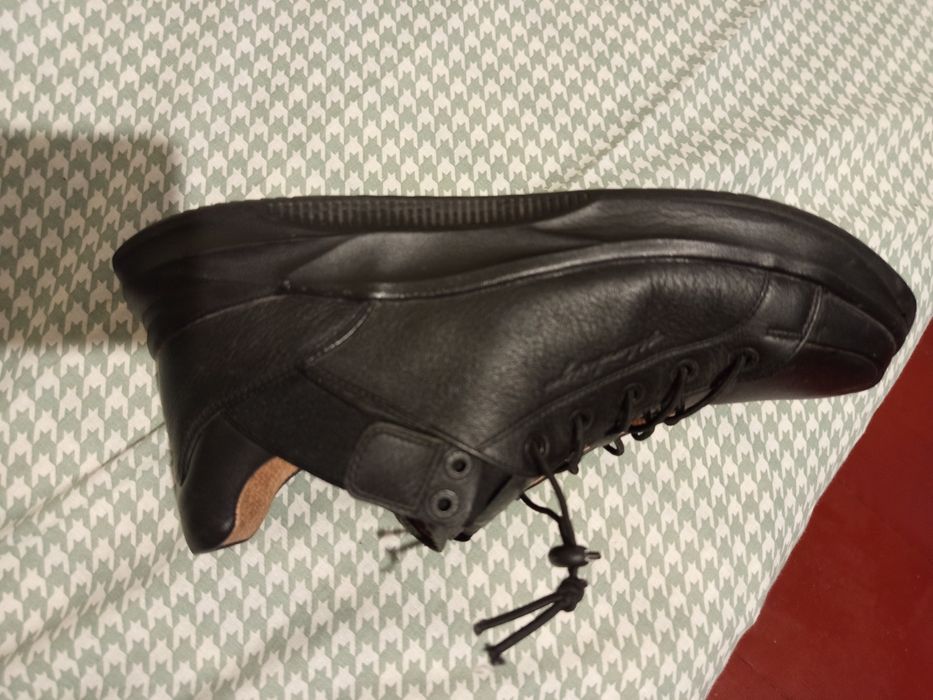 Продам таке взуття