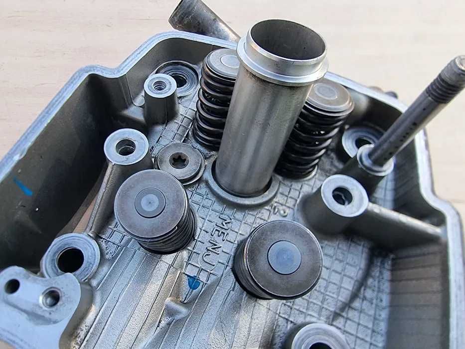 Kompletna głowica Honda CRF 450 r. 02-08 oem stan BDB