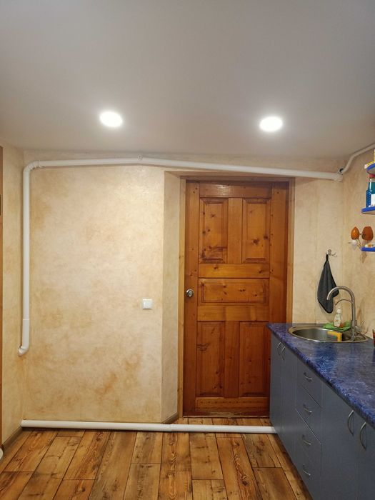 Продаєця частина будинку