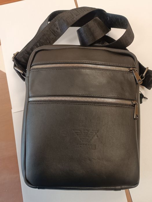 Продам кожаную барсетку