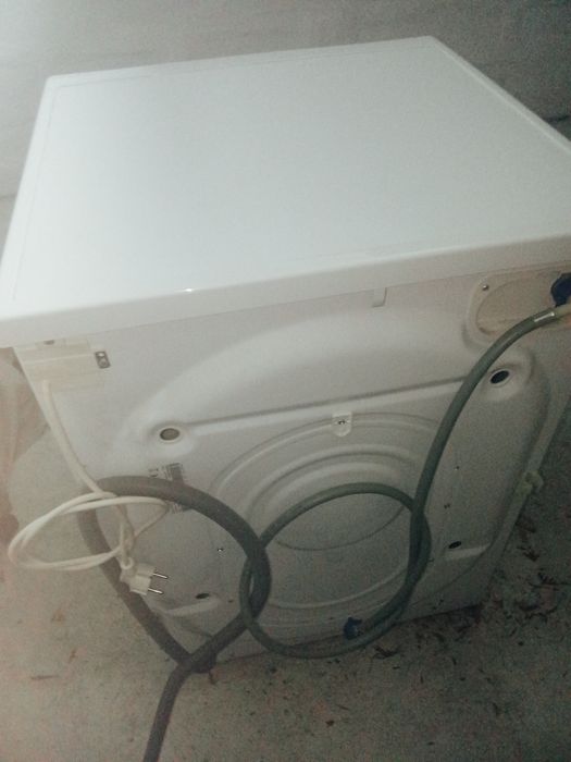 Máquina de Máquina de Lavar Roupa HOTPOINT ARISTON 9Kg (1200 Rpm)