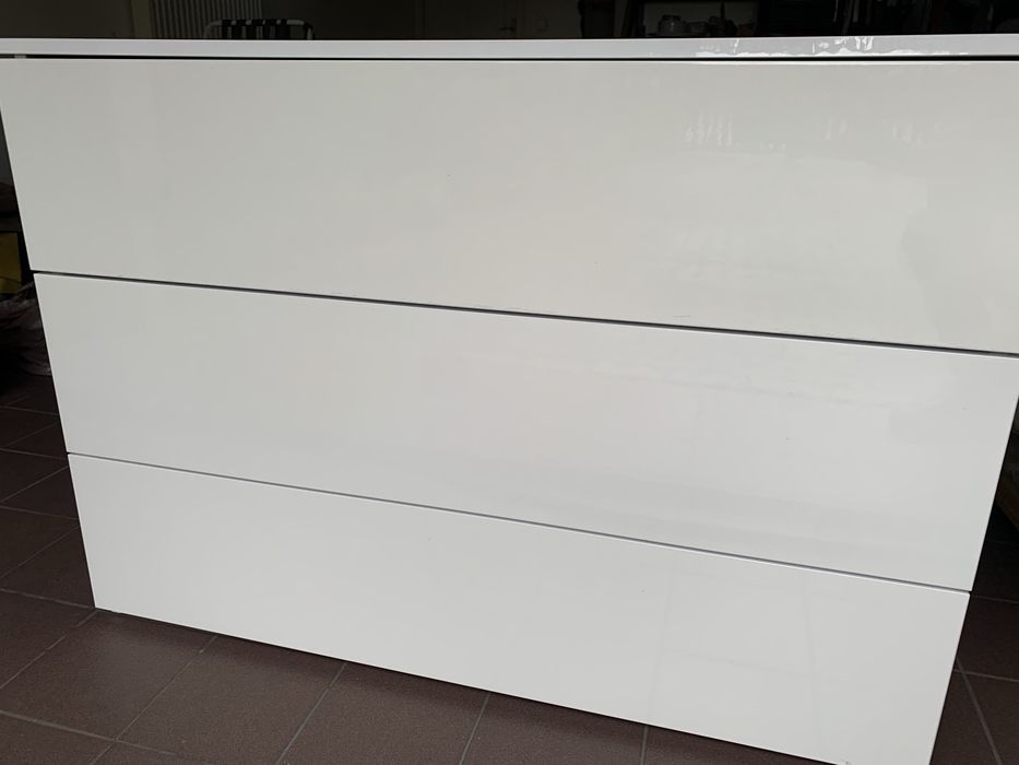 Biała Komoda (jak IKEA Malm )
