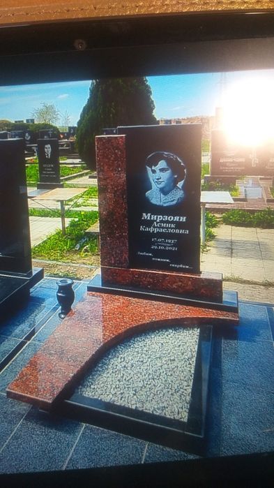 Гранитные памятники