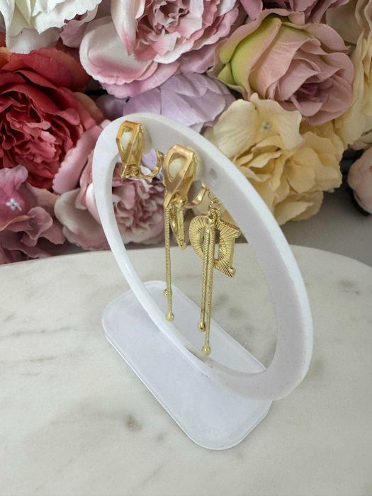 Klipsy frędzle długie wiszące pozłacane literka D c102