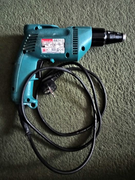 Wiertarko-wkrętarka sieciowa - MAKITA - 6821