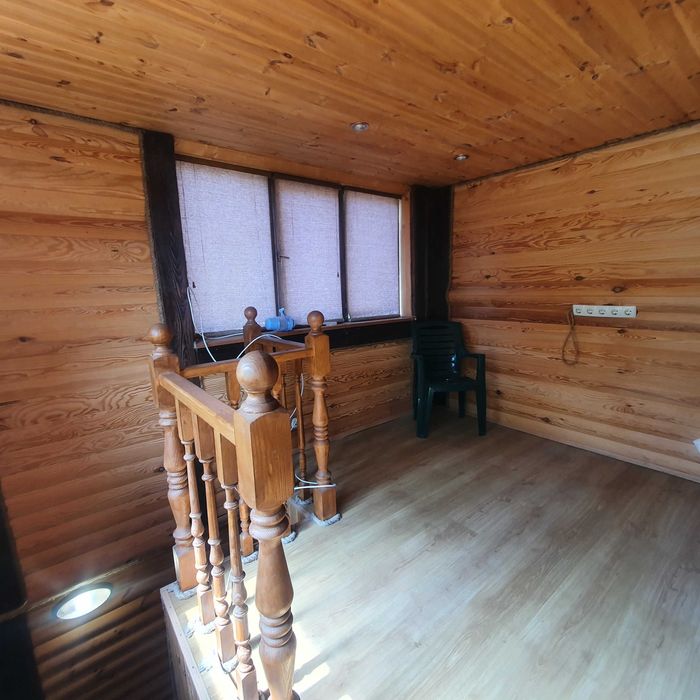 Компактний будинок-гараж в р-ні площі 700-річчя (C)