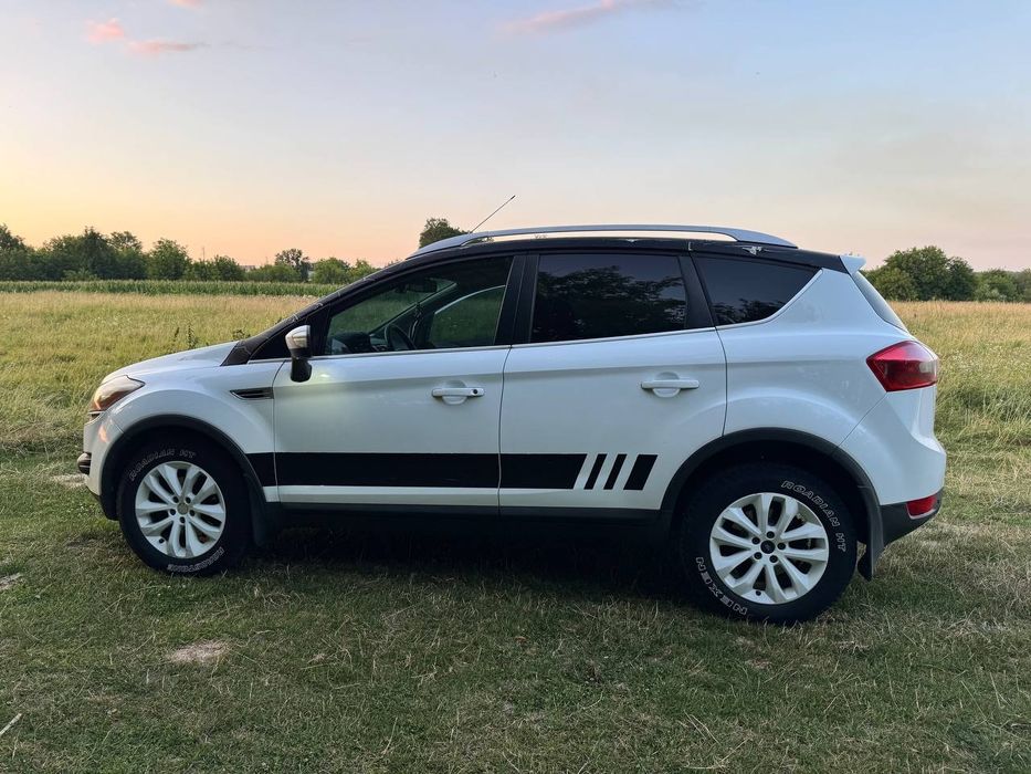 Ford Kuga 2.5 Turbo AWD 2010 год  Газ/бензин
