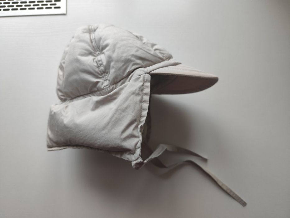 Жіноча шапка, кепка, каптур.