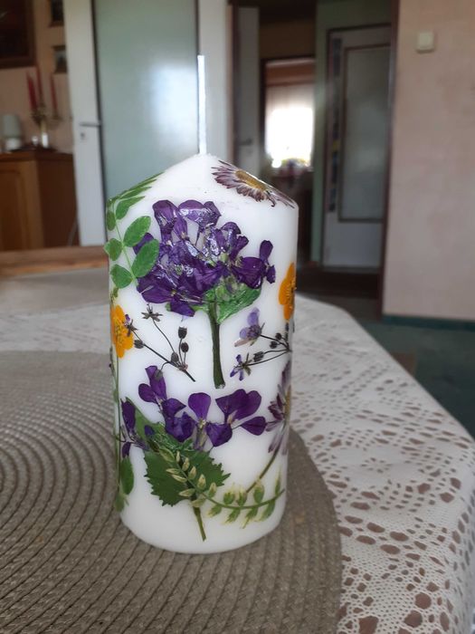 Świeca ręcznie zdobiona