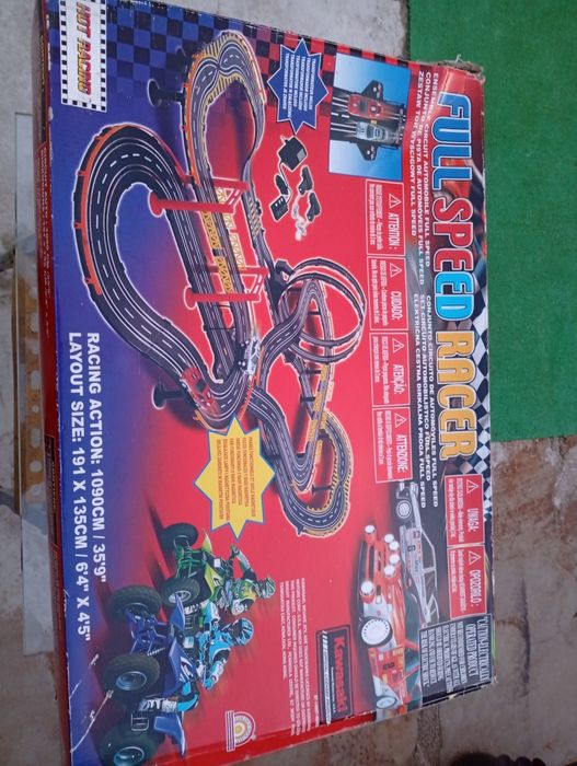 Pista de carrinhos e motos antiga nova