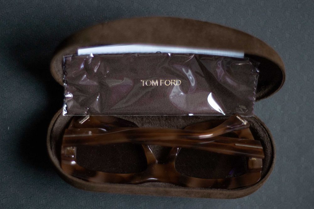 Новые очки солнцезащитные оригинальные TOM FORD