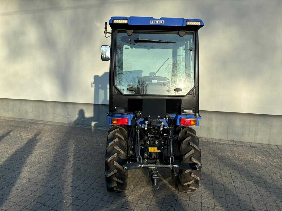 Traktor komunalny ISEKI TM3267AL ECO z ogrzewaną kabiną BARTESKO!