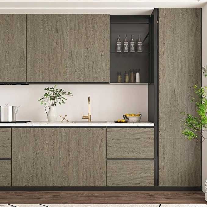 brązowa samoprzylepna tapeta Yullpaper 40x200 cm imitacja drewna