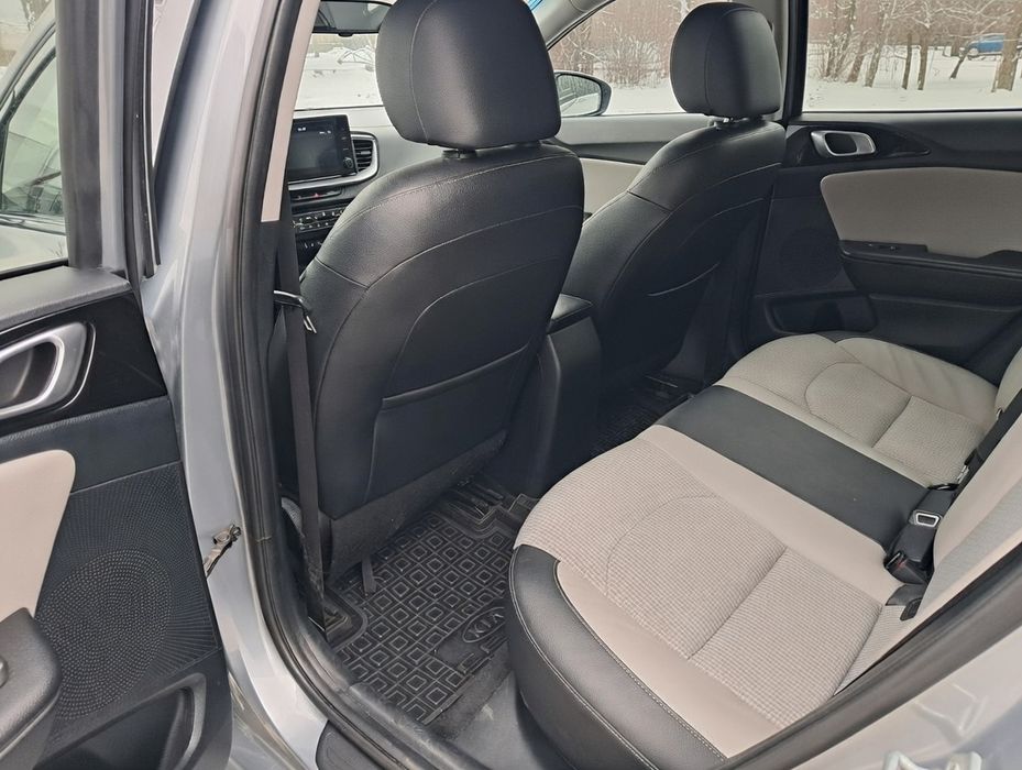 Продам Kia Ceed максимальный