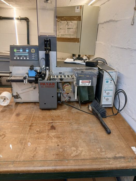 Maquina de itiquetas