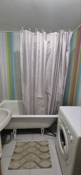 Сдам посуточно 1 квартиру бабурка,  5 больница детская. Новгородская