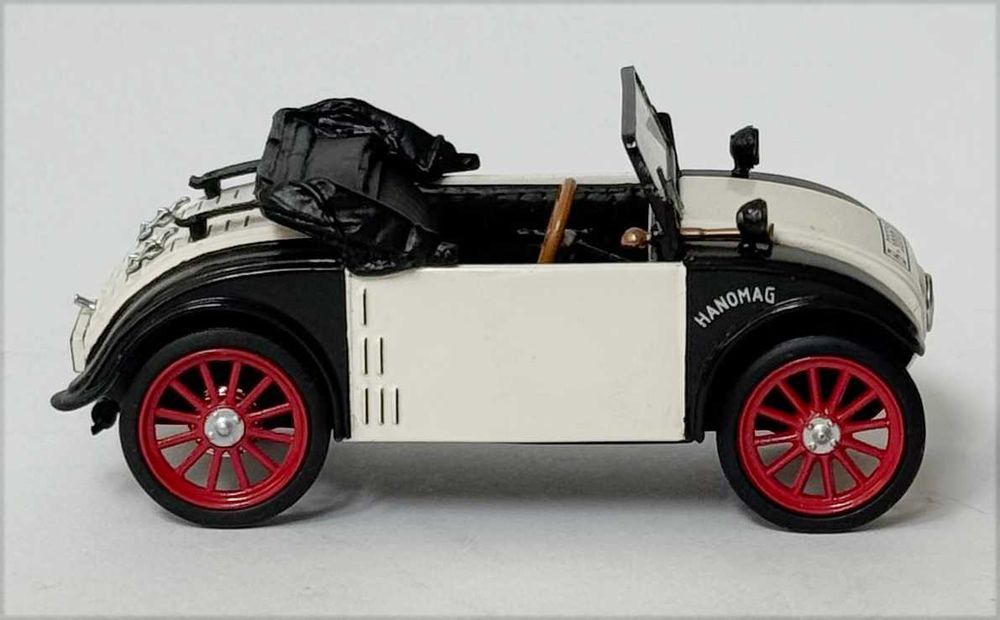 SHUCCO_Ref 02962 Hanomag Kommissbrot. Escala 1/43. Sem caixa, como novo.