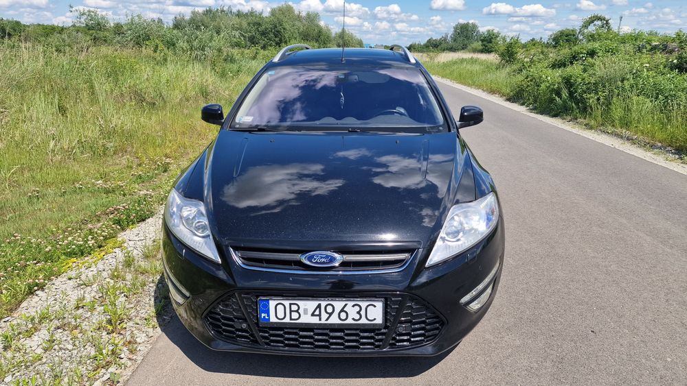 Maska G6 przedlift Mondeo mk4 kombi czarna przednia przód.