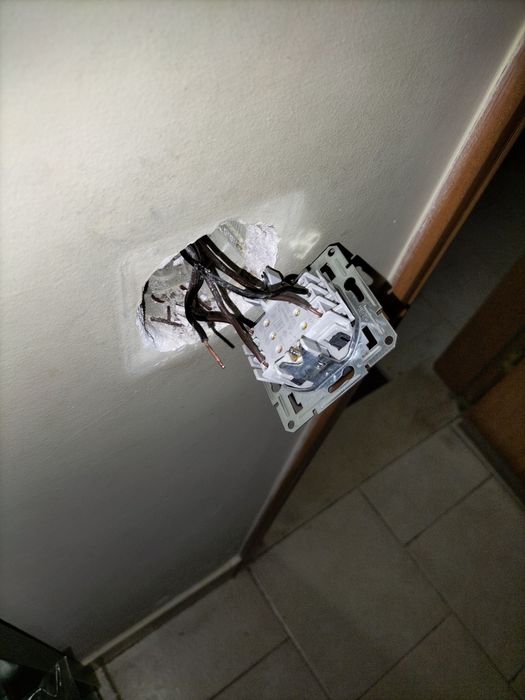 Fazemos instalações e manutenções em Geral