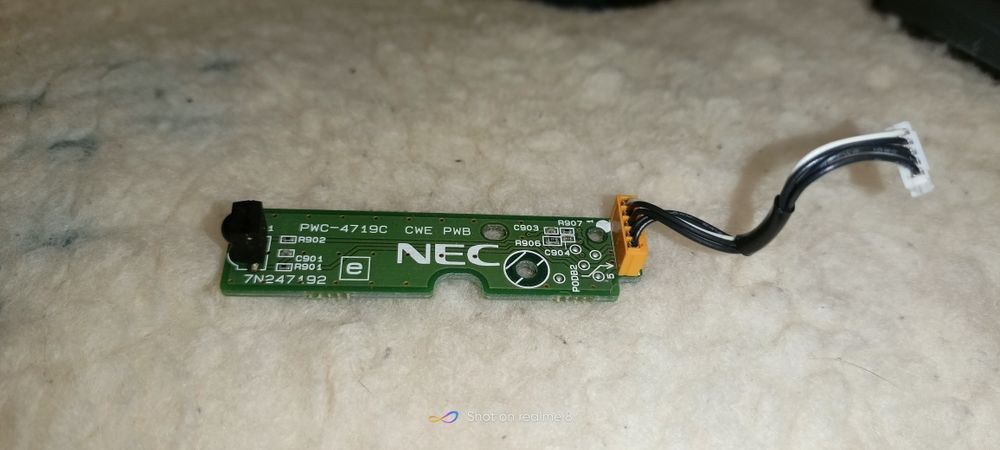 płytka czyjnika IR marki NEC model PWC-4719C z projektora NP115G NEC