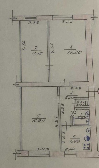 У Центрі селища Буди шикарна 3 кімн. квартира з капітальним ремонтом.