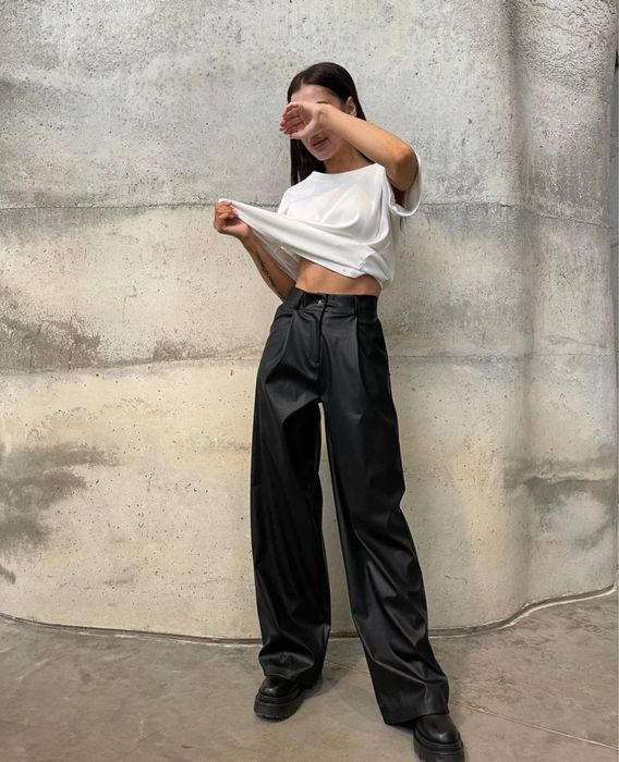 Шкіряні штани.