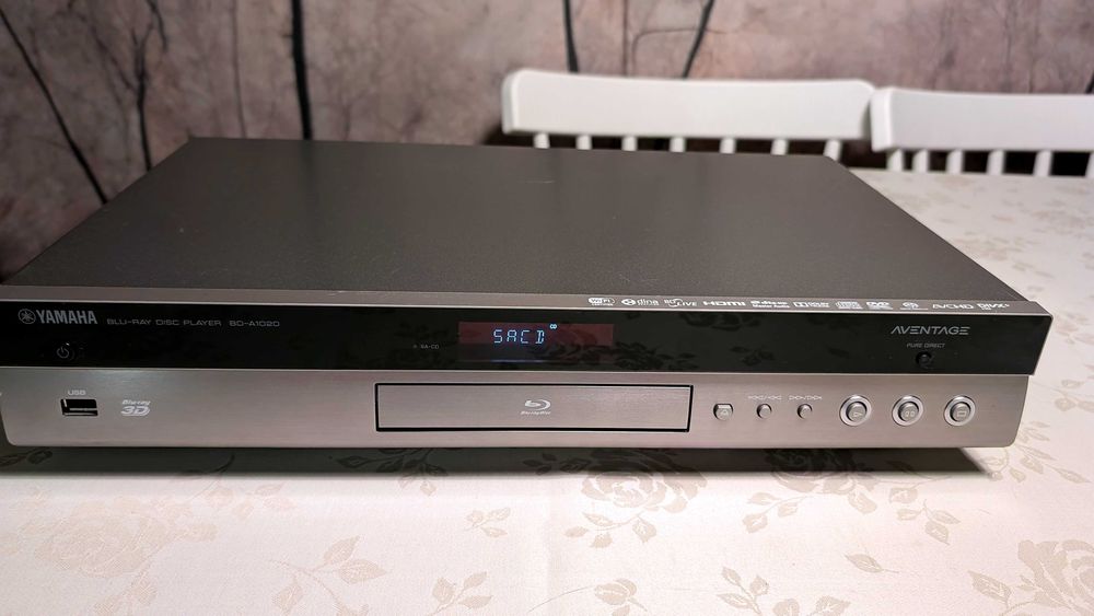 Odtwarzacz Blu-ray 3D / DVD Yamaha BD - A1020, stan BDB