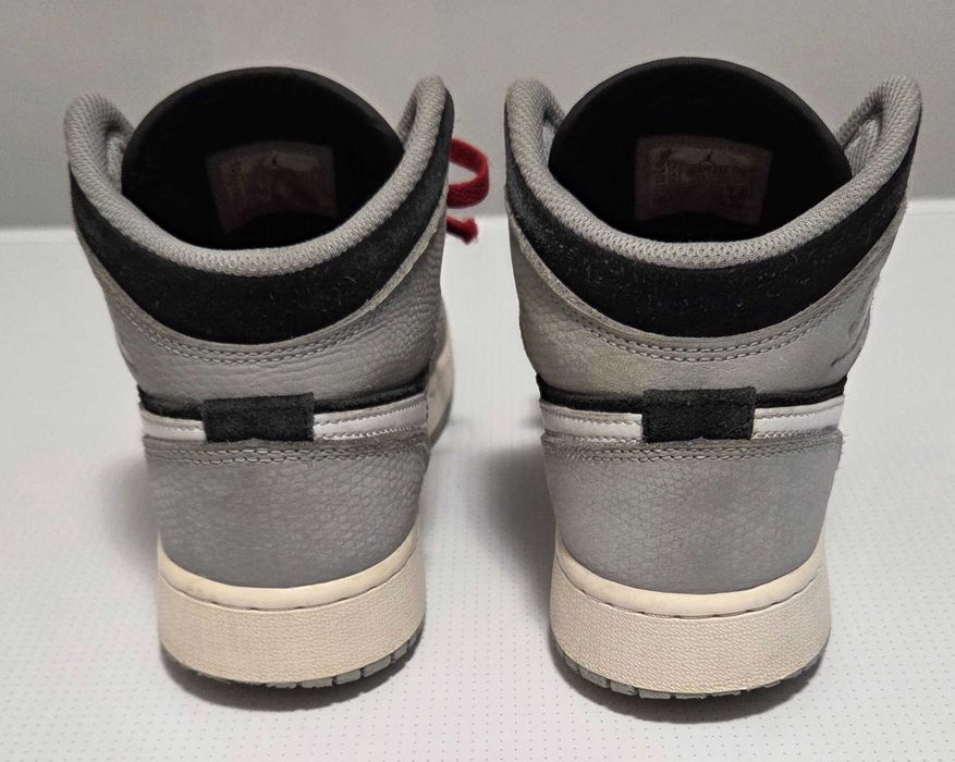 Buty młodzieżowe Nike Jordan 1 Mid Elephant Print czarno-szare rozmiar 37,5