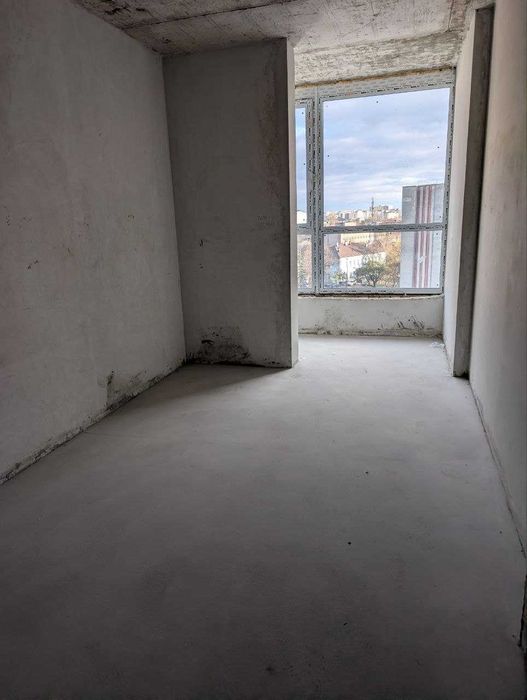 Велика здана 1 кімнатна квартира біля вокзалу. (ЄОселя)