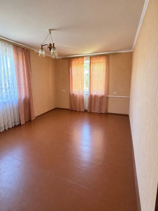 Продаж будинку в центрі міста Кобеляки