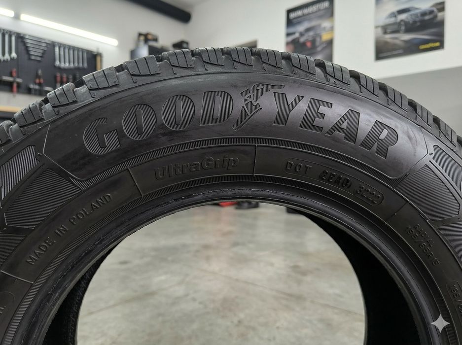 Зимові шини Goodyear UltraGrip 9+ 195/65 R15 91T M+S