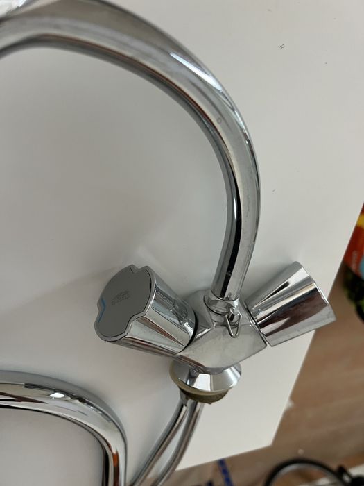 Varias torneiras GROHE