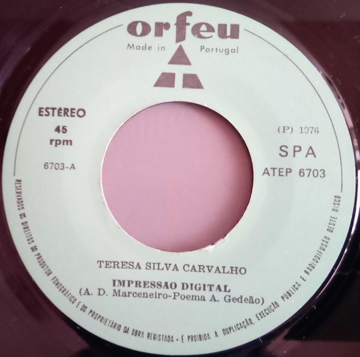 Teresa Silva Carvalho	- - - - -	Fados  3 - Impressão Digital	- - - 	EP