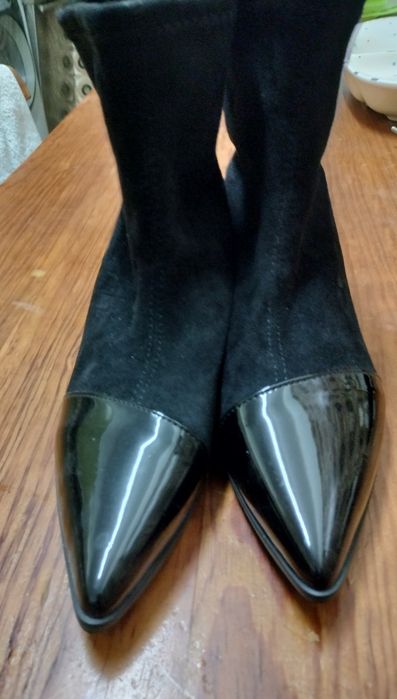 Botas de camursa com elastanp